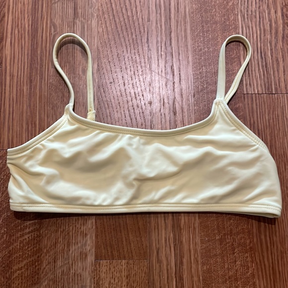 Girls yellow swimsuit - Picture 3 of 4